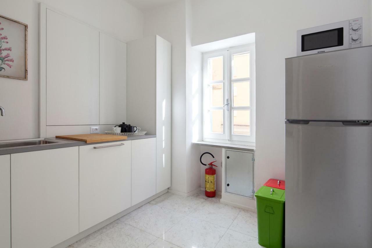 Vicolo Apartment, Pedestrian Centre, 2Bdr, 2,5 Bth, Aircondo, Private Parking, Easy To Train And Ferries, City Life 斯培西亚 外观 照片
