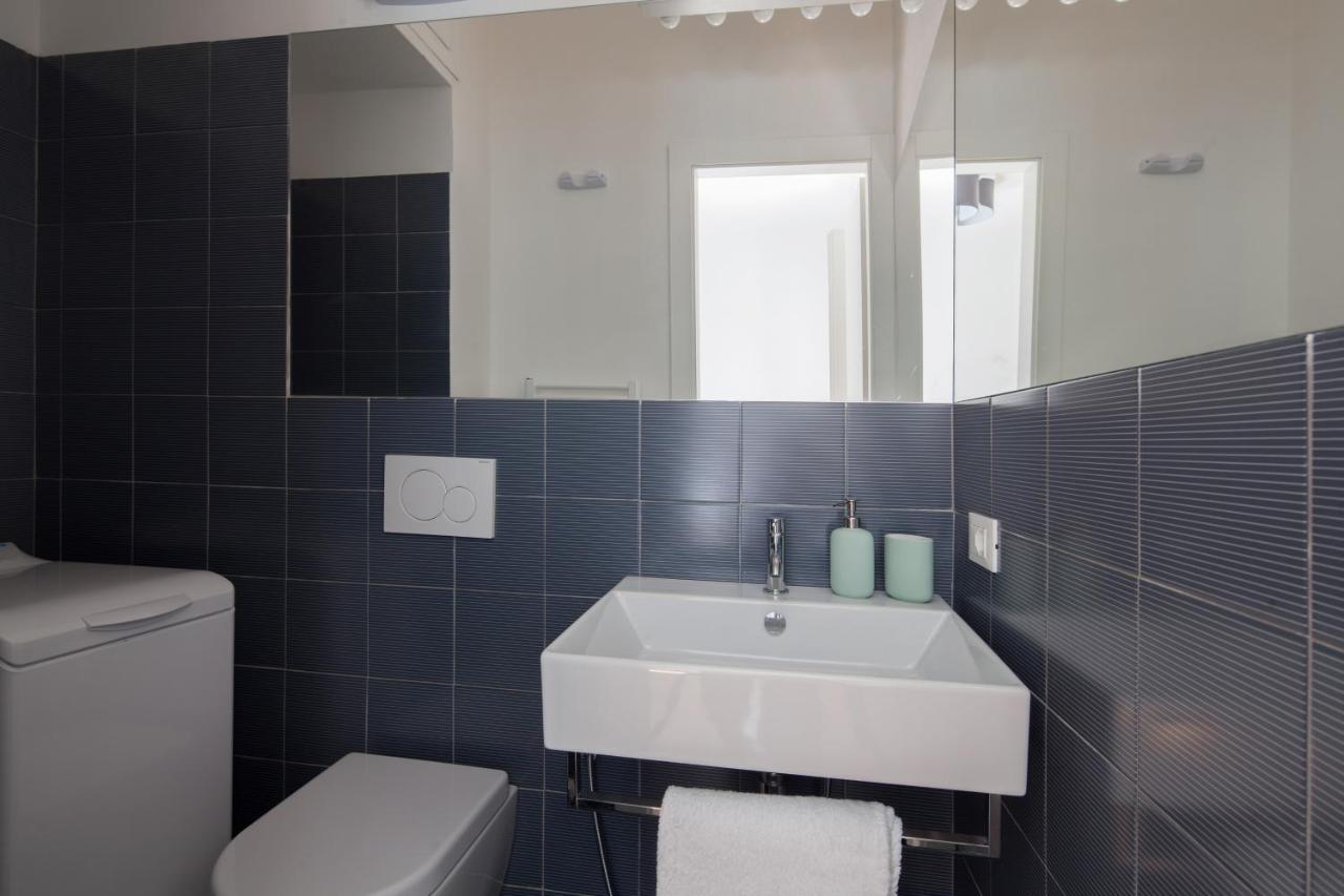 Vicolo Apartment, Pedestrian Centre, 2Bdr, 2,5 Bth, Aircondo, Private Parking, Easy To Train And Ferries, City Life 斯培西亚 外观 照片